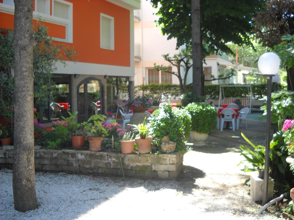 Hotel Edelweiss Cervia Exterior foto