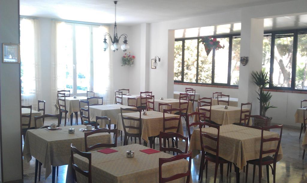 Hotel Edelweiss Cervia Exterior foto