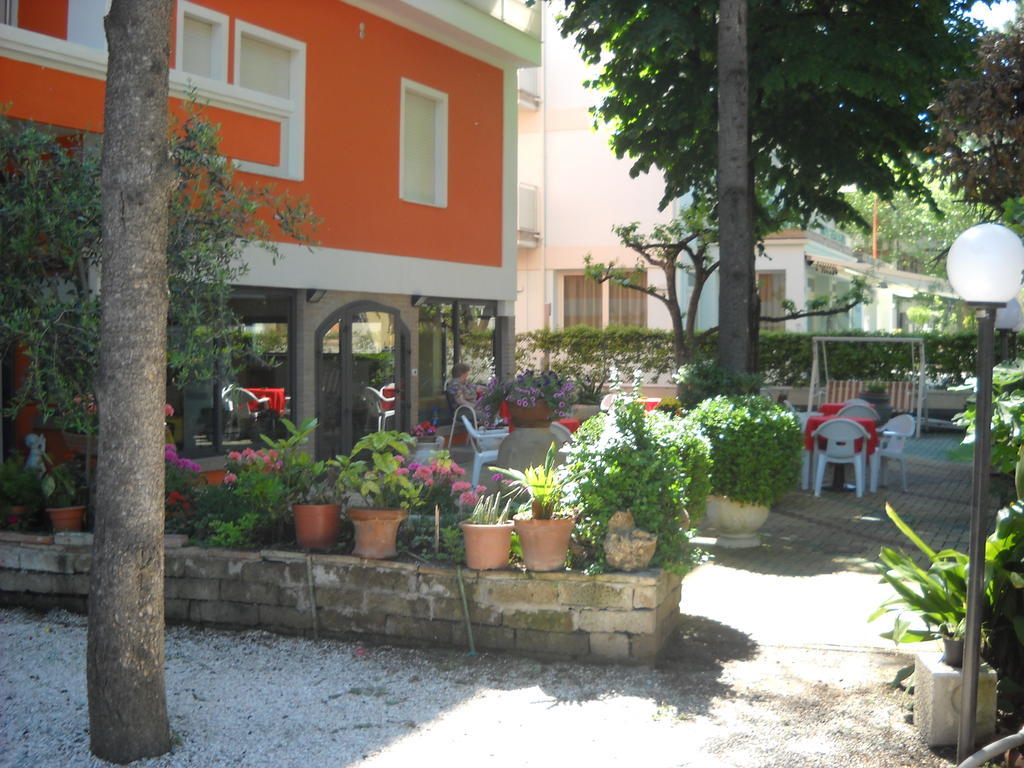 Hotel Edelweiss Cervia Exterior foto